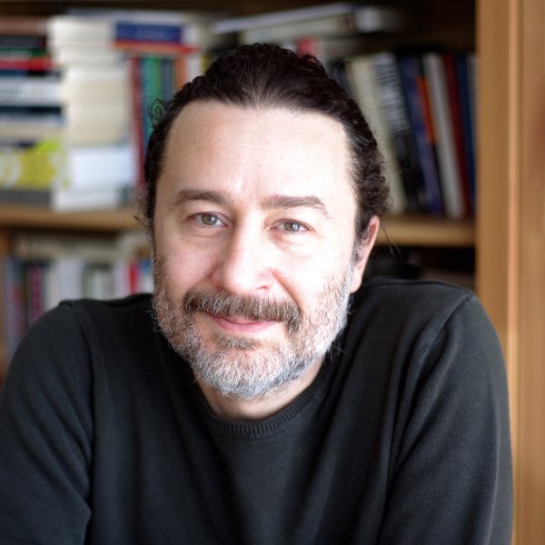 Afşin Kum ile romanı Kübra ve yazarlığı üzerine konuştuk