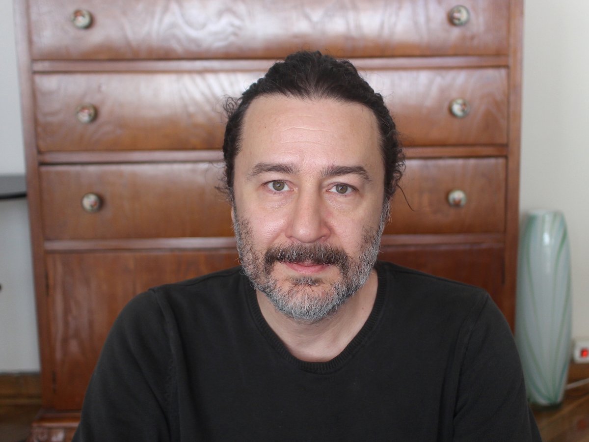 Afşin Kum ile romanı Kübra ve yazarlığı üzerine konuştuk