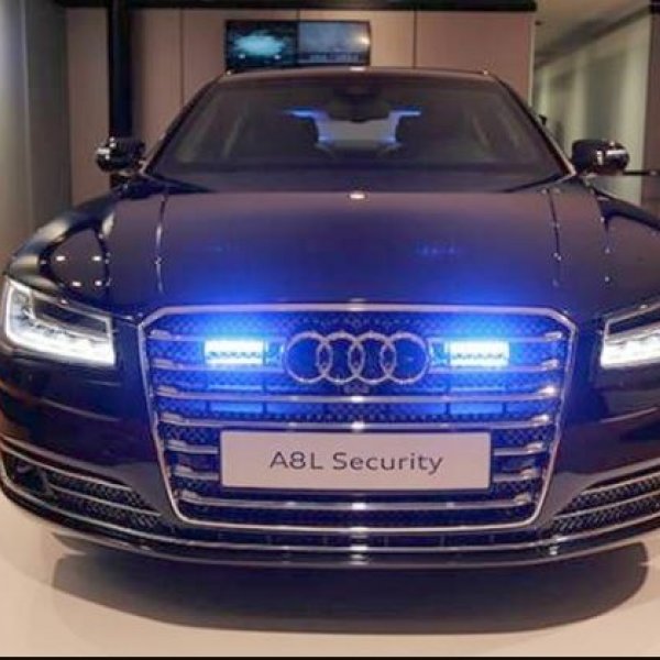 Audi A8 L'nin zırhlı sürümü Security tanıtıldı