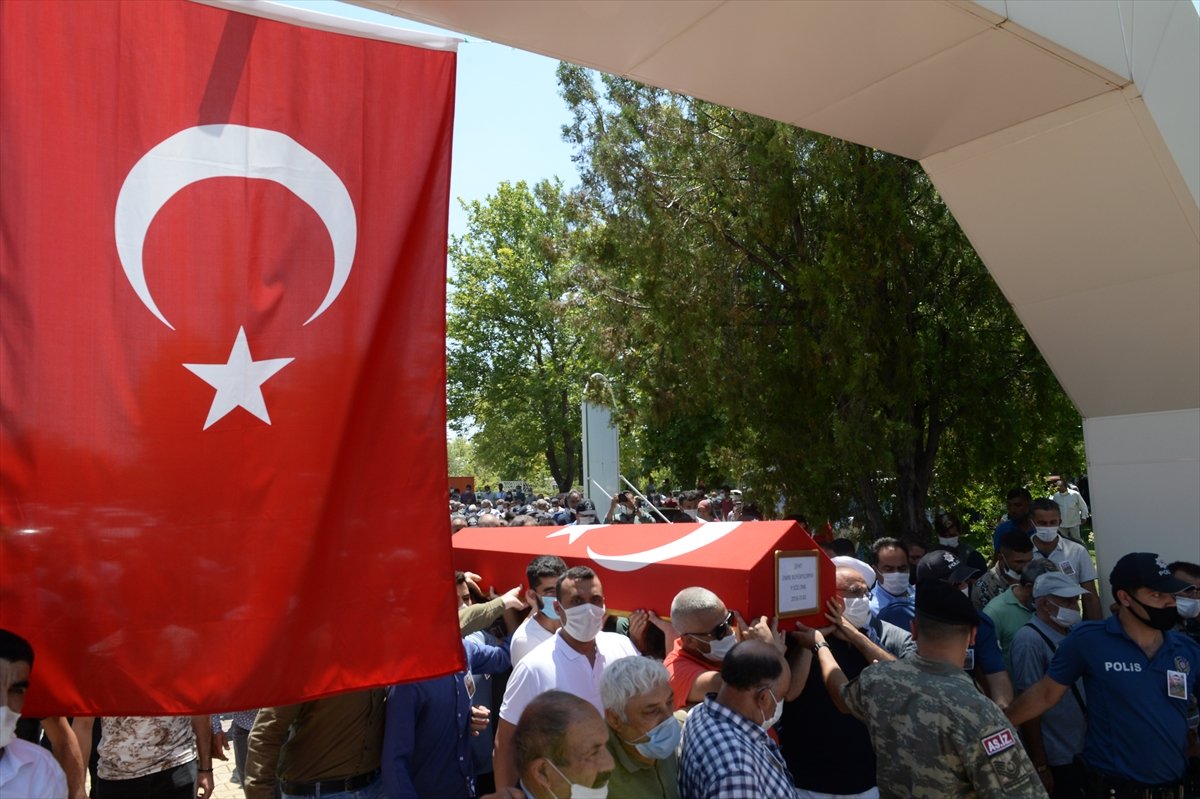 Çukurca şehidimiz Emre Büyükyıldırım toprağa verildi #5