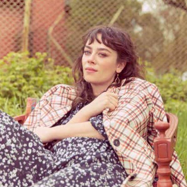 Demet Evgar'ı arı soktu