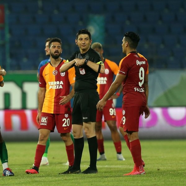 Galatasaray: Hakem değil, cellat başı