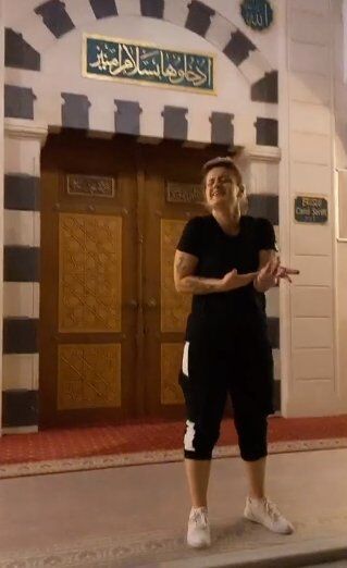 Gaziantep'te camiye ayakkabıyla girip video paylaştı #1