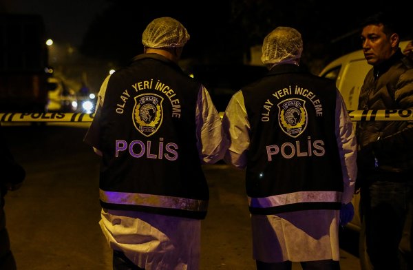 Gaziosmanpaşa'da bir minibüse EYP ile saldırı düzenlendi