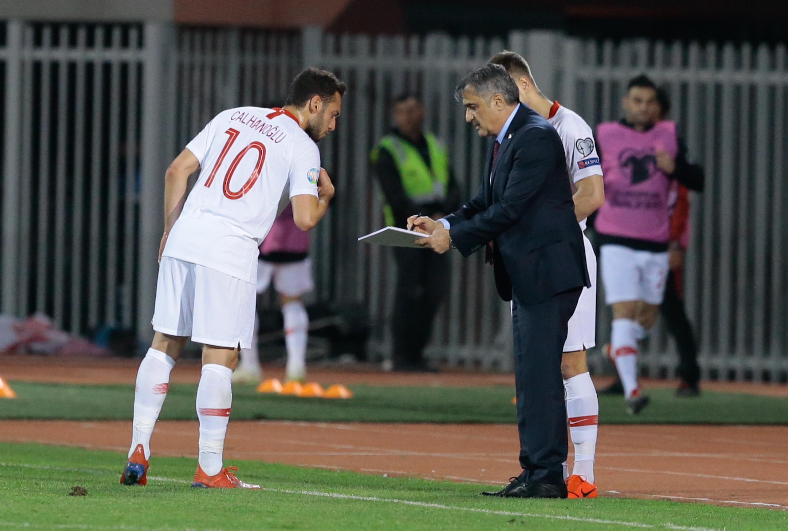 Hakan Çalhanoğlu: G.Saraylılarla bir gün buluşacağız #1