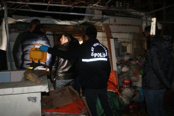 Isınmak için yaktığı mangalın dumanından zehirlendi