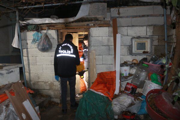 Isınmak için yaktığı mangalın dumanından zehirlendi