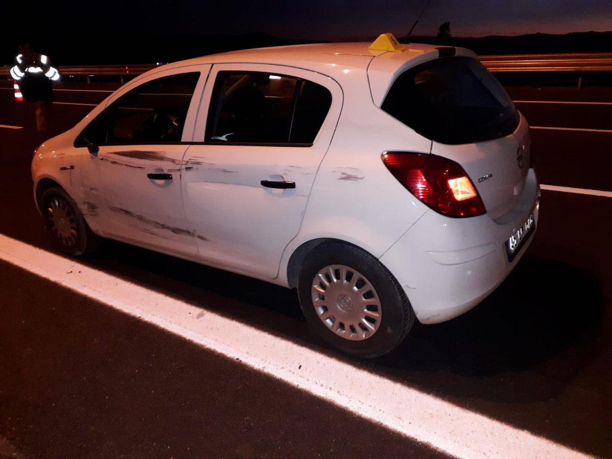 İzmir'de zincirleme trafik kazası: 1 ölü, 2 yaralı