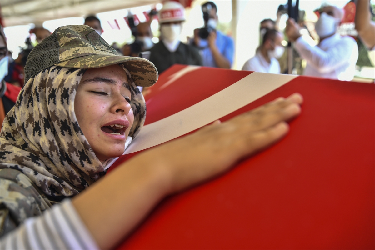 Libya’da görevi sırasında şehit olan Bilal Yılmaz, son yolculuğuna uğurlandı #5