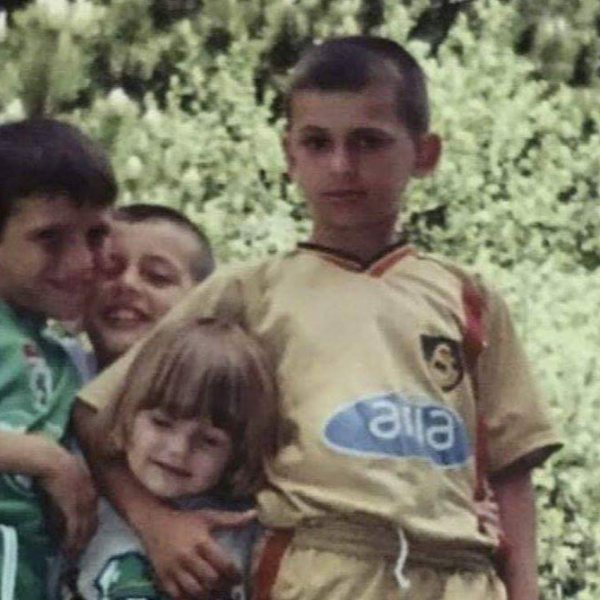 Mert Hakan'ın G.Saray formalı çocukluk fotoğrafı #1