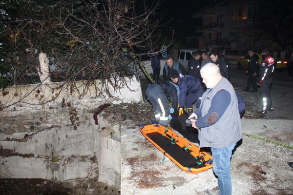 Ölen ağabeyinin cesediyle 10 saat bekledi