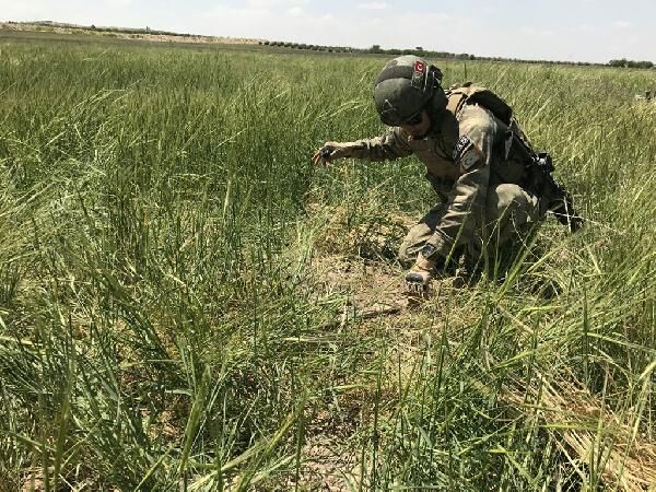 SAS komandoları Cerablus'ta EYP imha ediyor