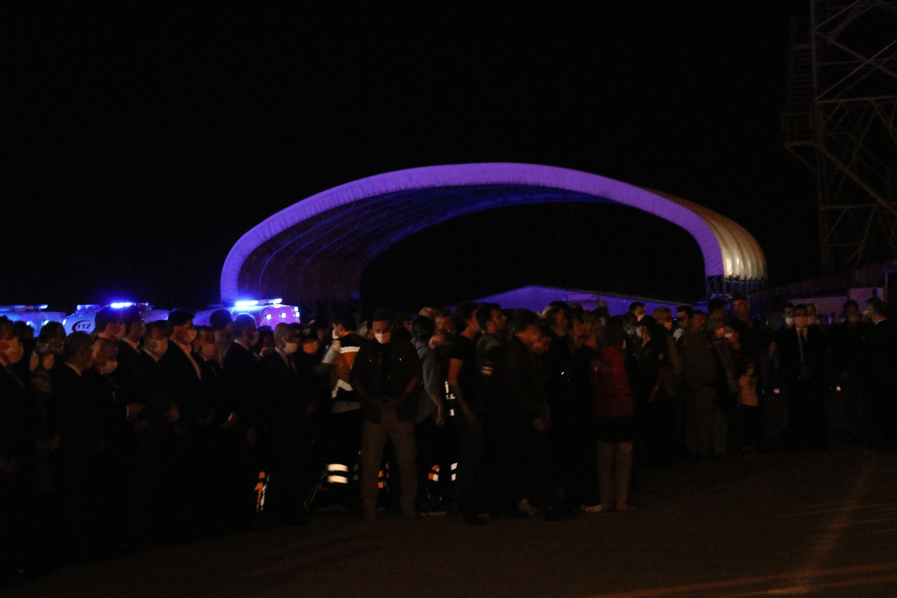 Van'da şehit olan polisler törenle uğurlandı #13