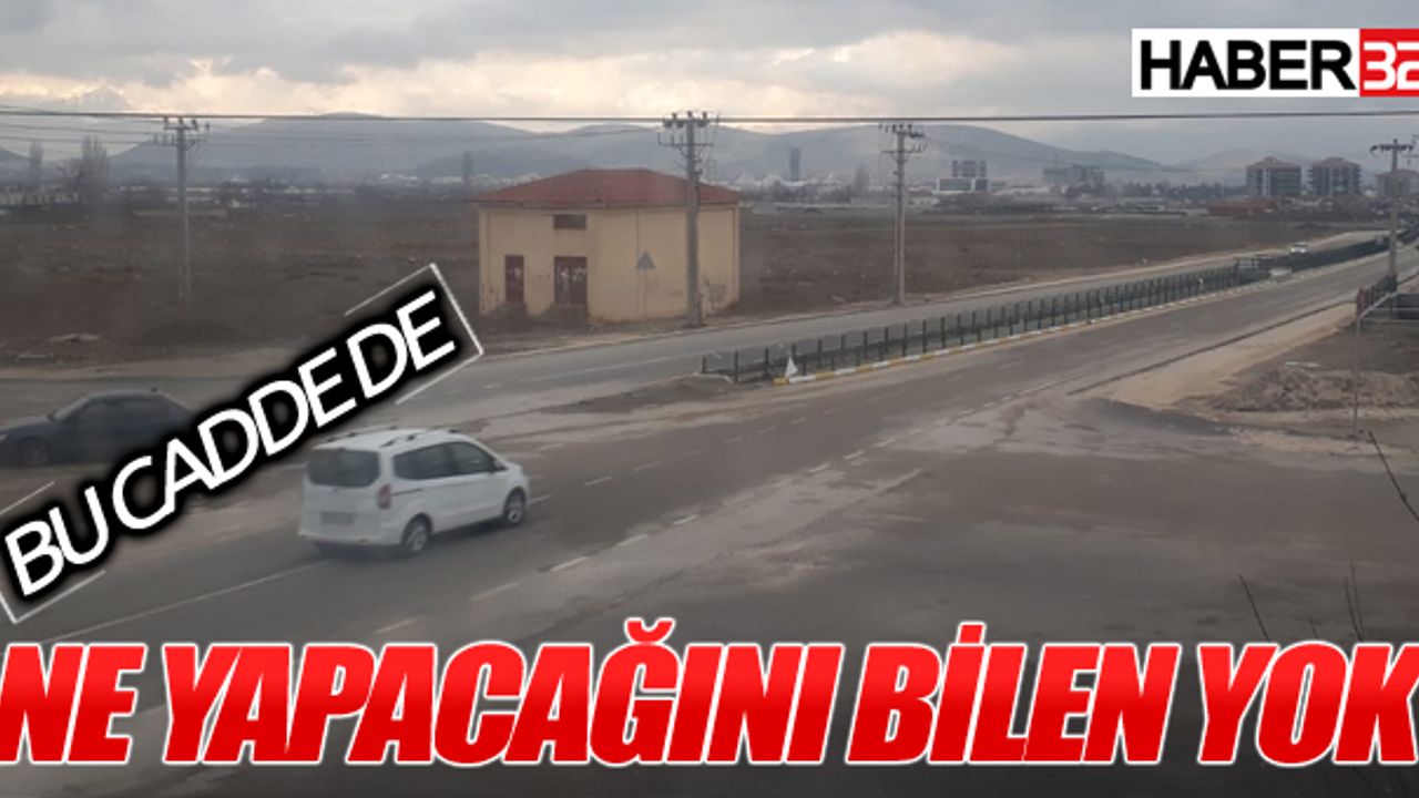 Bu cadde de kimse ne yapacağını bilmiyor