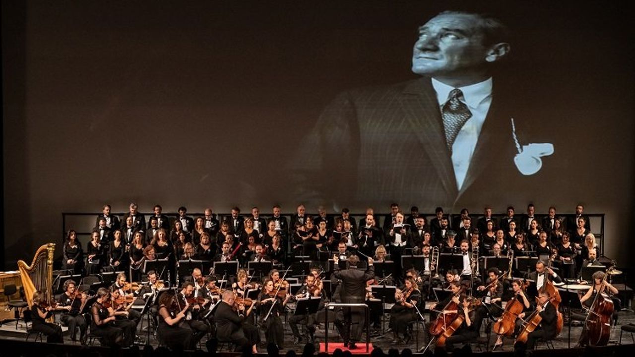 İstanbul Devlet Opera ve Balesi'nden Ata'ya özel gösteri