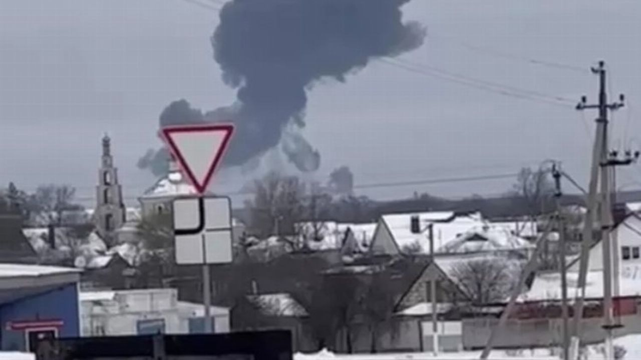 Rusya'da askeri nakliye uçağı düştü!