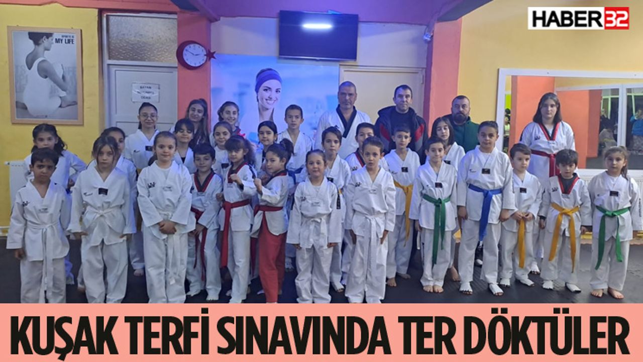 Minik Taekwondocular Kuşak Terfi Sınavında Ter Döktü