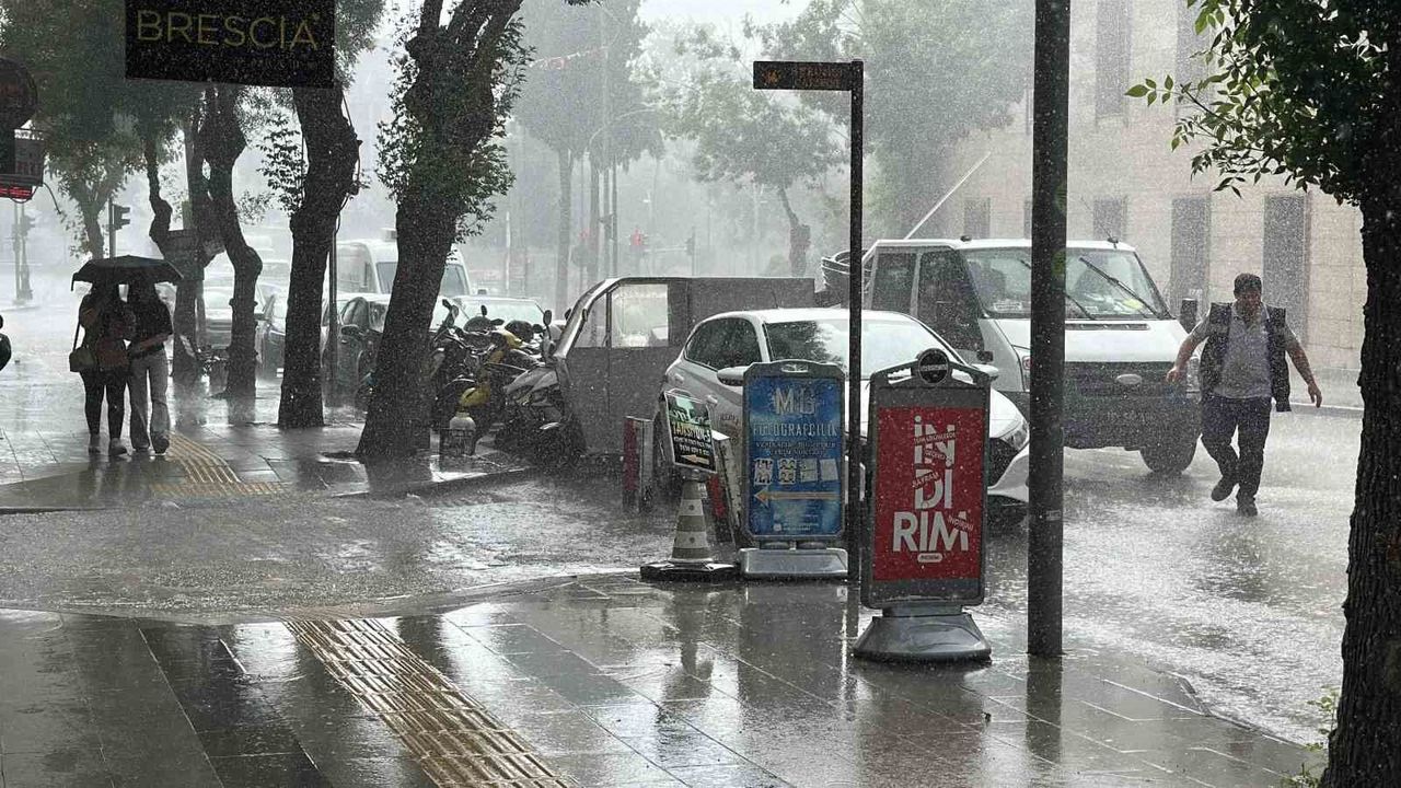 Burdur'da şiddetli yağmur etkili oldu