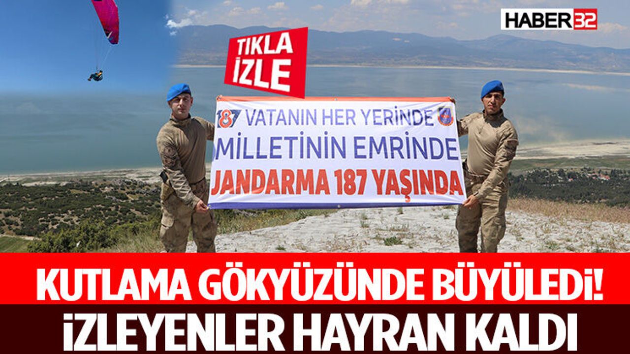 Kutlama Gökyüzünde Büyüledi! İzleyenler Hayran Kaldı