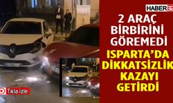 Isparta'da Kaza 2 Otomobil Birbirini Farketmedi