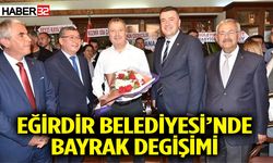 Eğirdir Belediye Başkanı Mustafa Özer Mazbatayı alarak göreve başladı