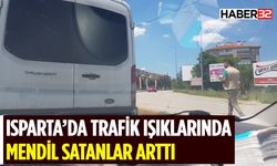 Isparta'da Trafik Işıklarında Zorla Mendil Satan Dilenciler Artıyor