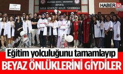 Genç Sağlıkçılar Beyaz Önlüklerini Giydi