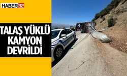 Eğirdir - Konya yolunda talaş yüklü kamyon devrildi