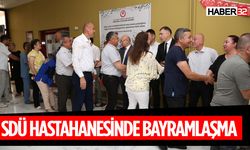 Sağlıkçılar Hastahanede Bayramlaştı