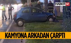 Otomobil Kamyona Çarpıp Refüje Savruldu