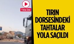 Seyir Halindeki Tırın Dorsesinden Tahtalar Düştü