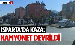 Isparta’da kaza: Kamyonet devrildi