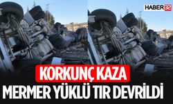 Komşu İlde Mermer Yüklü Tır Devrildi