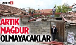 Belediye, yaşlı çiftin evinde tadilat çalışması başlattı