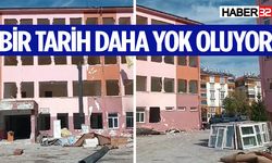 Isparta’da Bir Okul Binası Daha Yıkılıyor