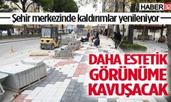 Isparta’da kaldırım yenileme çalışmaları devam ediyor