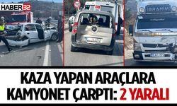 Kaza Yapan Araçlara Kamyonet Çarptı: 2 Yaralı