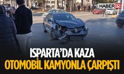 Otomobil İle Kamyon Kavşakta Çarpıştı