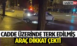 Cadde Üzerinde Terk Edilmiş Araç Dikkat Çekti