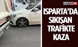 Bahçelievler’de Otomobil Kamyona Çarptı