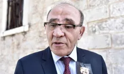 Fikret Bila'nın Eski Hali Nasıldı? Fikret Bila Kafası Neden Öyle, Ne Oldu, Hastalığı Nedir?