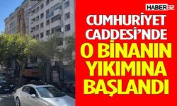 Cumhuriyet Caddesi’nde O Binanın Yıkımına Başlandı