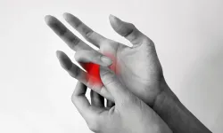 Tetik Parmak Neden Olur?