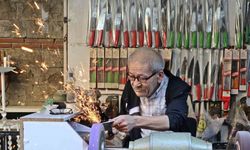 Antalya’da bıçak bileme ustası mesleğini yaşatıyor, 50-60 bin liraya çırak bulamıyor