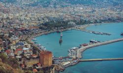 Alışverişin Cazibe Merkezi: Modern AVM'ler ve Geleneksel Çarşılar