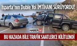 Eğirdir'de iki otomobil çarpıştı, trafik felç oldu!