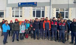 Kamp için çıktıkları dağda mahsur kalan 24 kişiyi AFAD ekipleri kurtardı