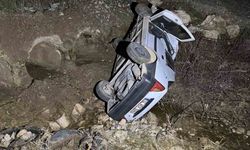 Isparta'da otomobil şarampole yuvarlandı: 5 yaralı