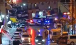 Düğün salonu önünde kanlı pusu: Davetliler kaçıştı, 23 yaşındaki genç yaşam savaşı veriyor!