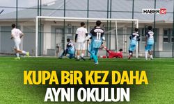 Kupa Bir Kez Daha Aynı Okulun
